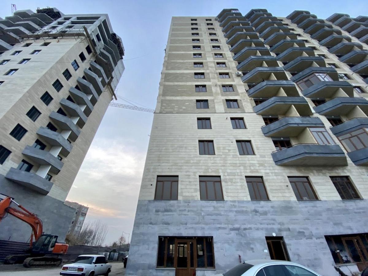 On Argishti 11 * Yerevan